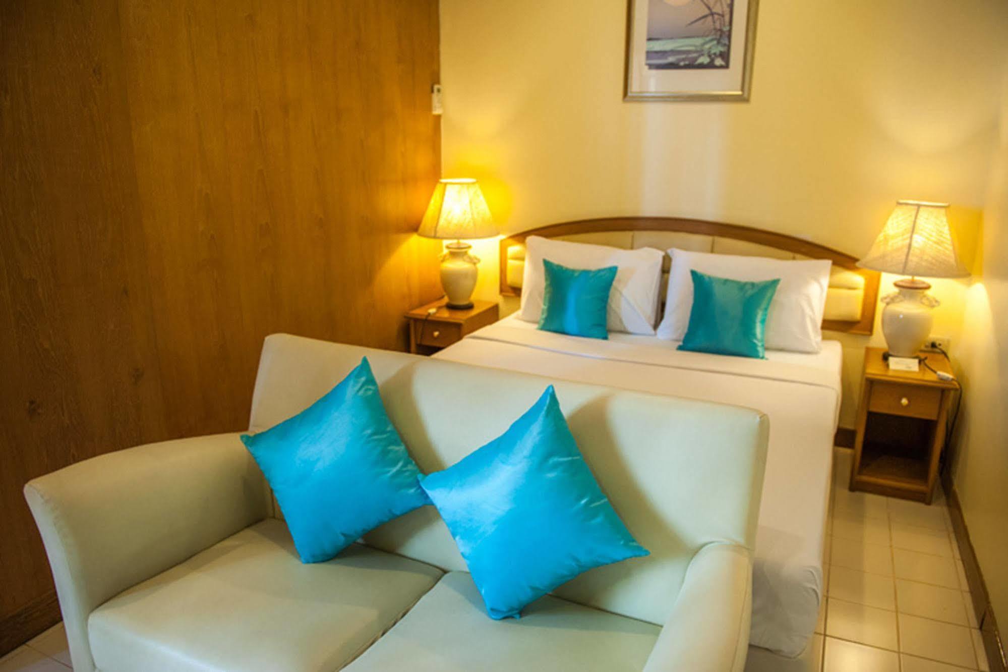 Lido Beach Hotel Pattaya Exterior photo
