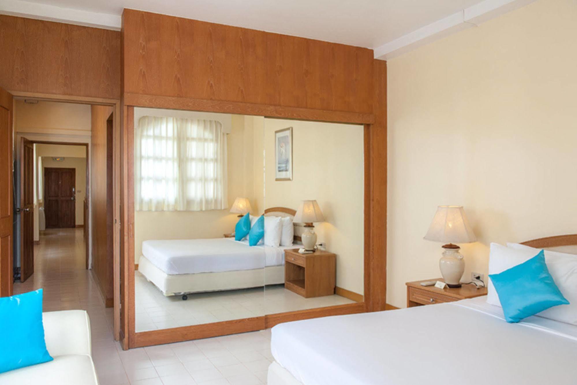 Lido Beach Hotel Pattaya Exterior photo